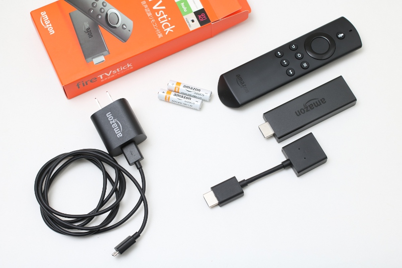 入っているもの。インターネットの接続された無線LAN環境と、HDMI端子のあるテレビに接続すればすぐ使える