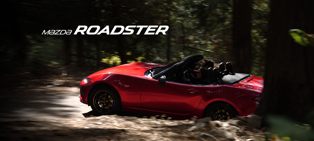 最新型のロードスター（ND）。左が「ロードスター」で、右が「ロードスターRF」です。※画像はメーカーサイトより抜粋。