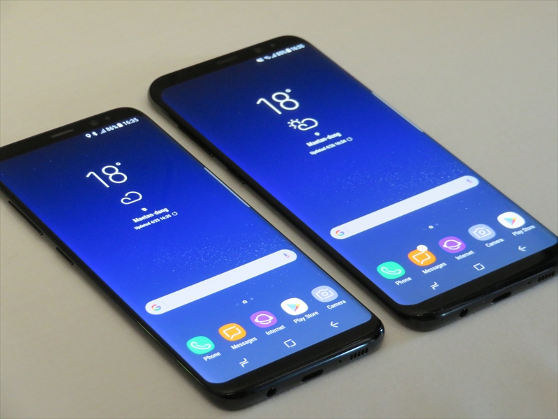 （左から）Galaxy S8とGalaxy S8+