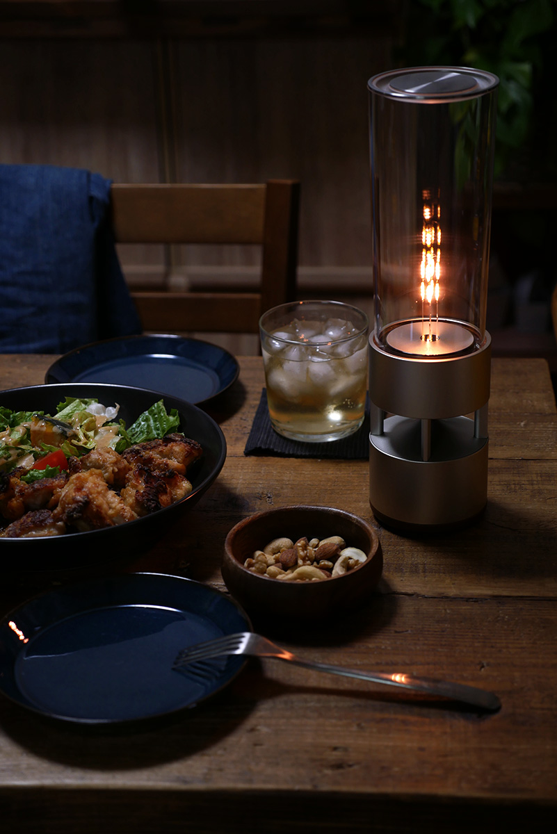 「グラスサウンドスピーカー」がテーブルにあると、雰囲気がガラリと変わります！