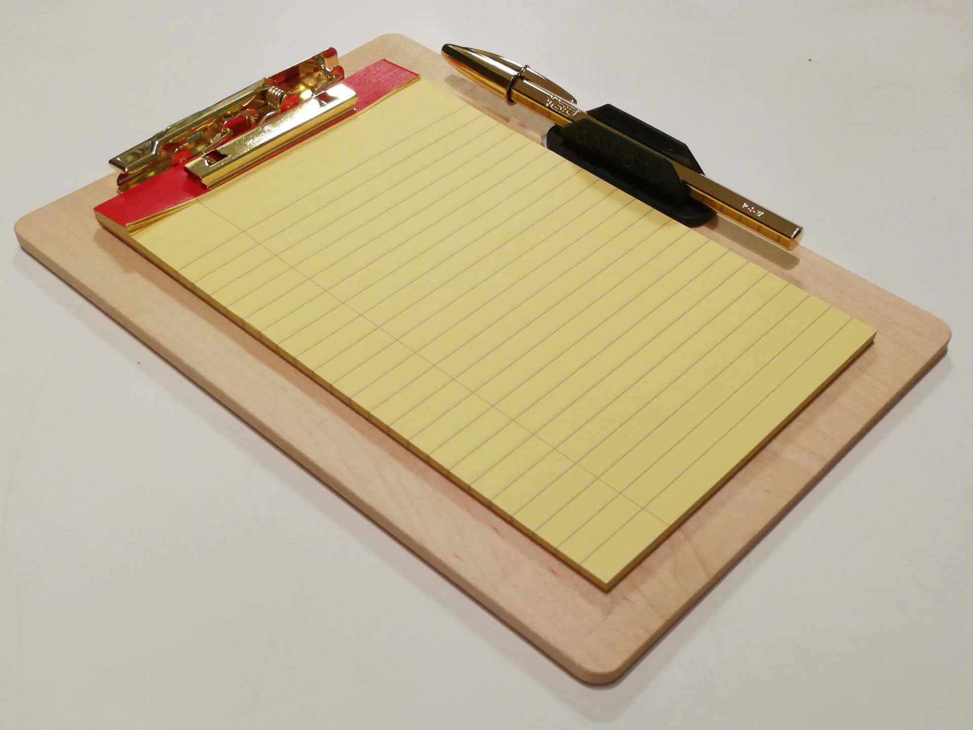 知人に作っていただいたクリップボードも筆記即戦力型に返信