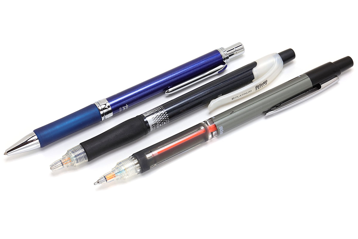 プラチナ万年筆の「オ・レーヌ（OLEeNU）」シリーズ各種。どれも芯径0.5mmです。ペン先には、芯をガードするパイプ機構、複数の衝撃吸収機構、芯の中折れ防止機構、残りの芯0.5mmまで書けるゼロシン機構など独自のテクノロジーが多々詰め込まれています。