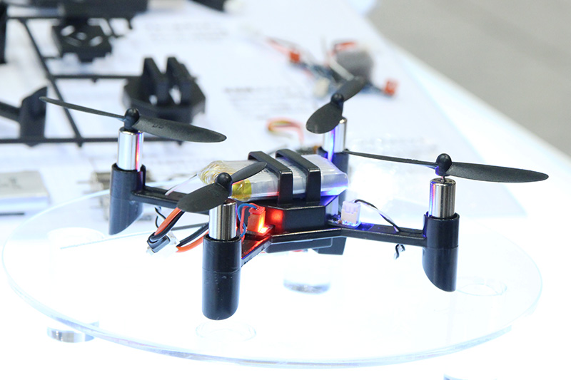 「Live Cam Drone」