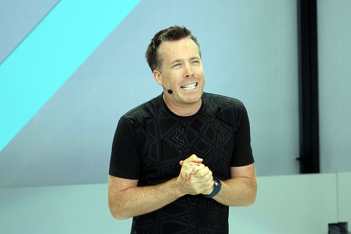 Google I/O 2017の基調講演で、Android Oについて語るDave Bruke氏