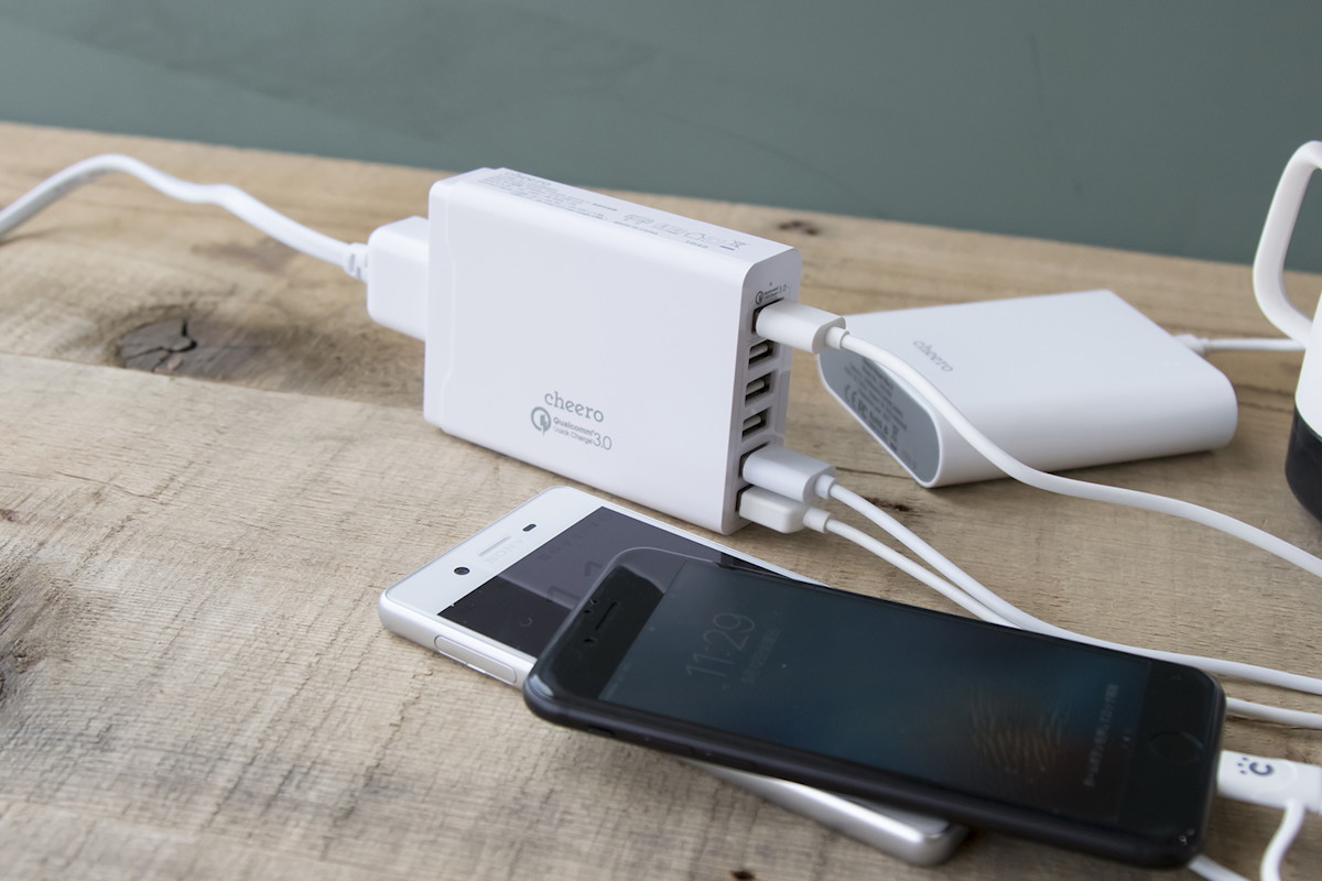 付属の電源ケーブルはAppleのUSB電源アダプタの延長ケーブルとしても利用できる