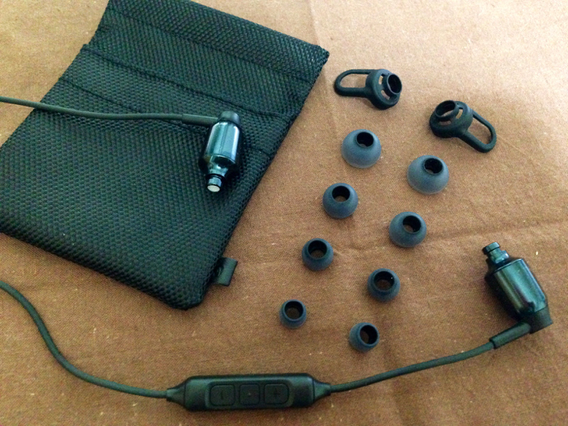 付属品一式。豊富なアクセサリーはうれしい