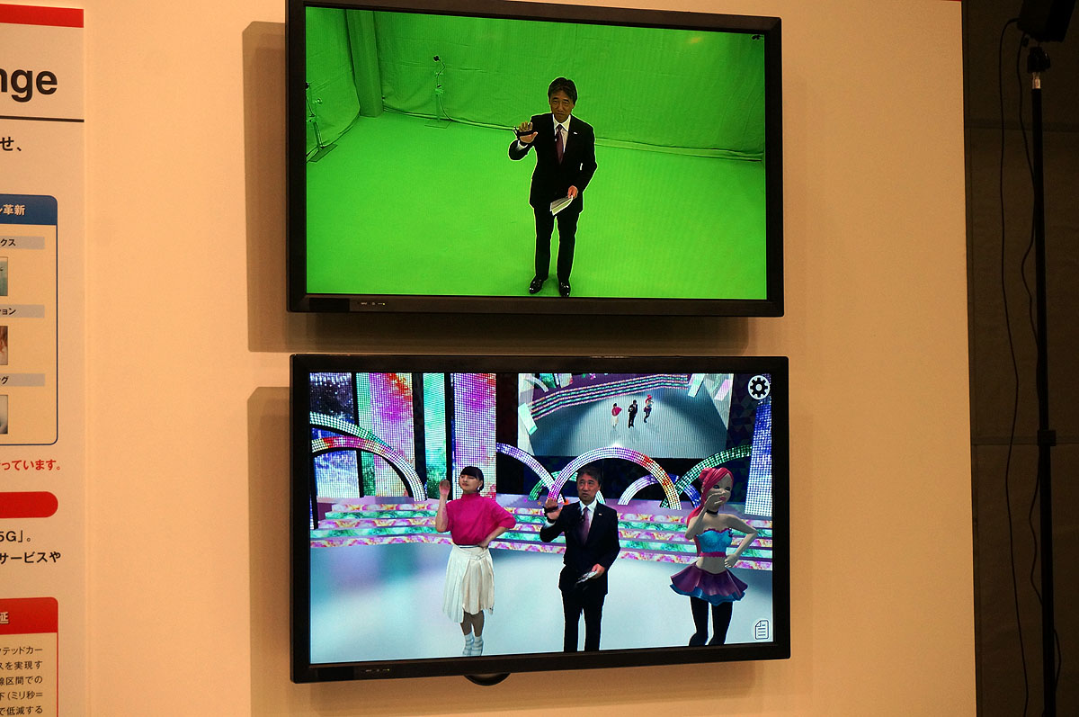 VRでアイドルと共演