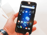 にぎるUI搭載「HTC U11」、auでも販売 - ケータイ Watch