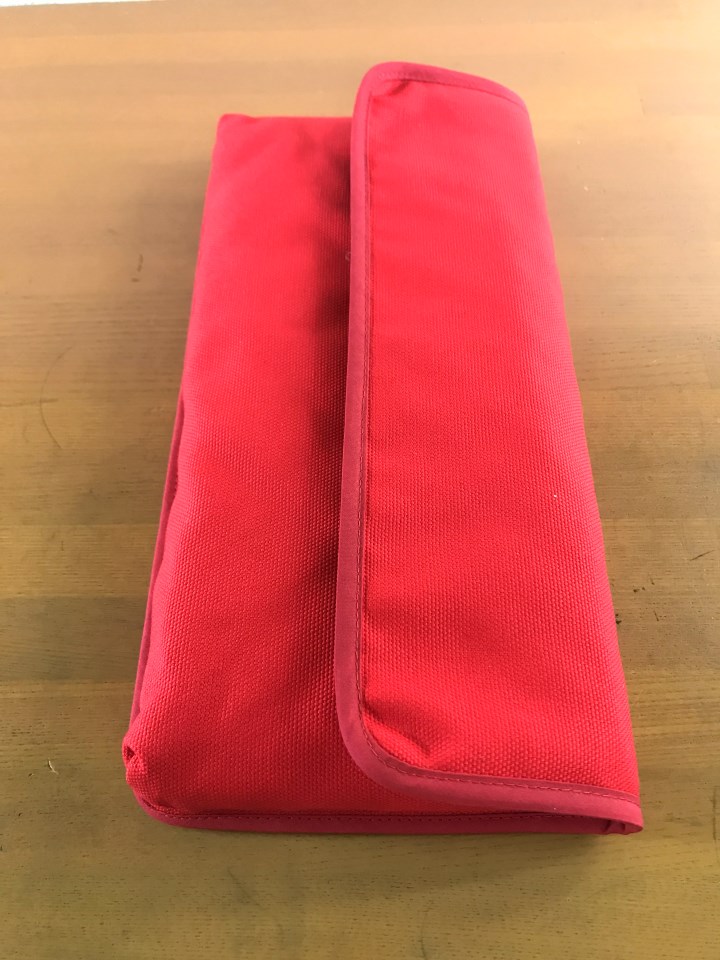 フタを閉じると単色のシンプルな外観に