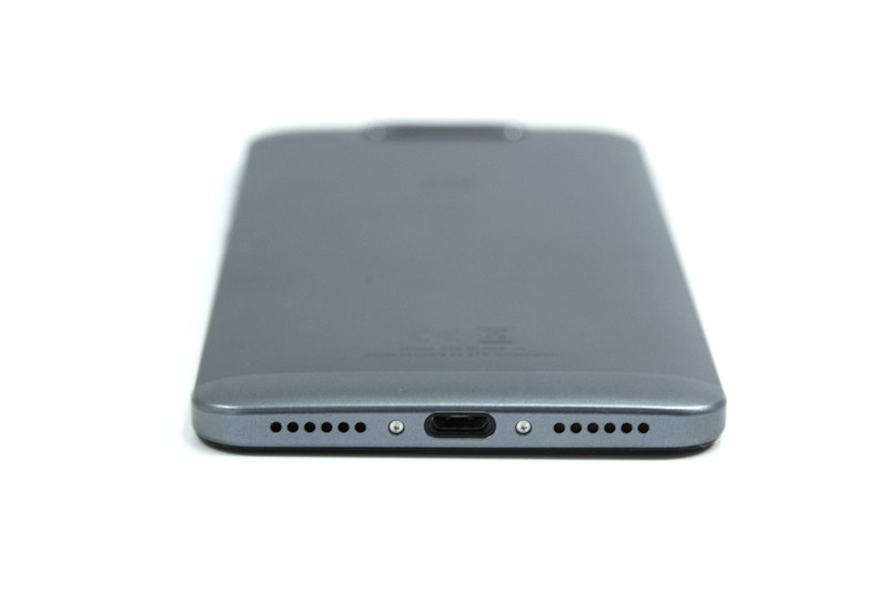 外部端子はmicroUSB