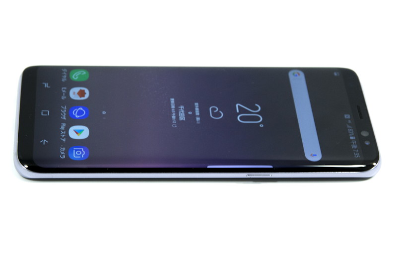 左側面に音量キーとアシスタント機能「Bixby」用のボタン