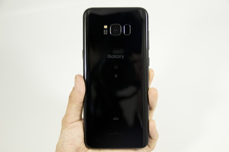 カラーは写真のミッドナイトブラックのほか、アークティックシルバーをラインナップ