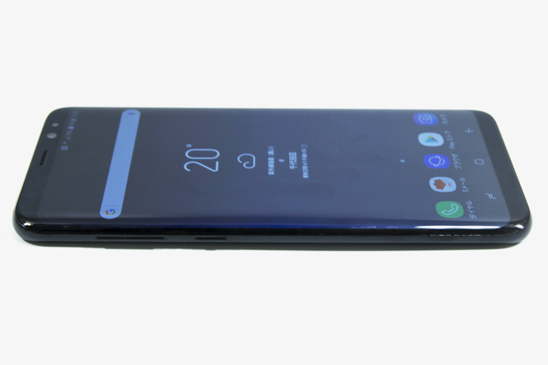 カラーは写真のミッドナイトブラックのほか、アークティックシルバーをラインナップ