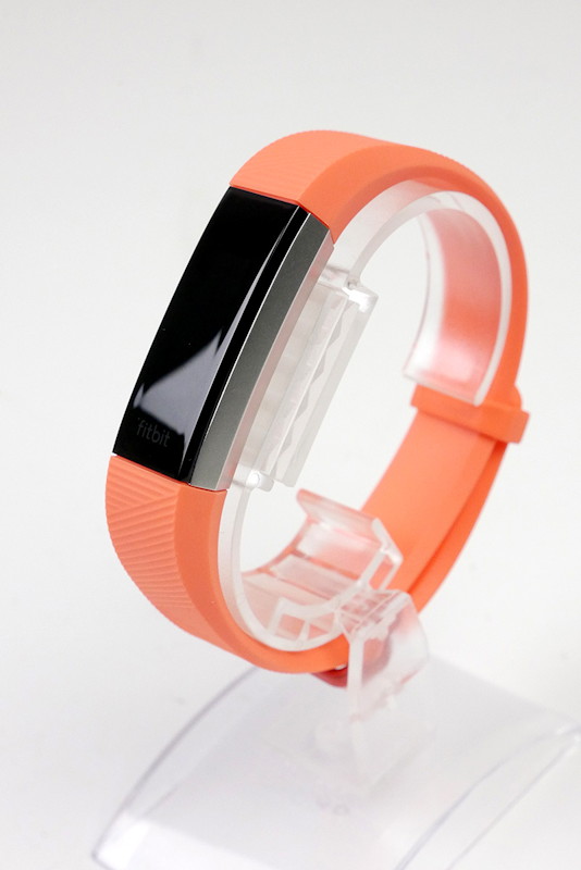 スリムなデザインは前モデル「Fitbit Alta」と変わりません