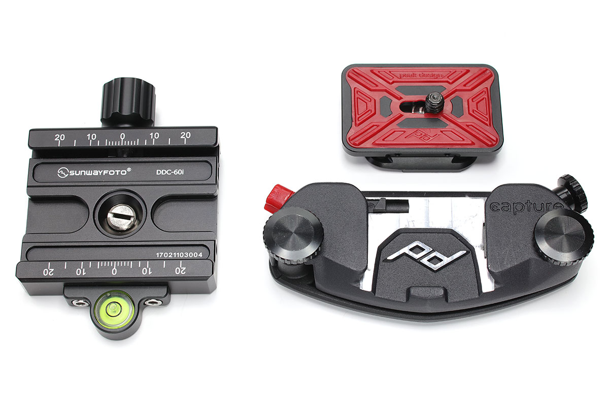 前述のピークデザイン「CAPTURE」シリーズのプレートと、SUNWAYFOTOのクランプもしっかりと合体します。とても実用的♪