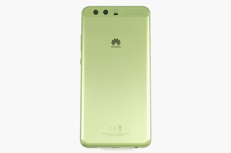 ボディカラーは写真のグリーナリーのほか、ダズリングゴールドをラインナップする