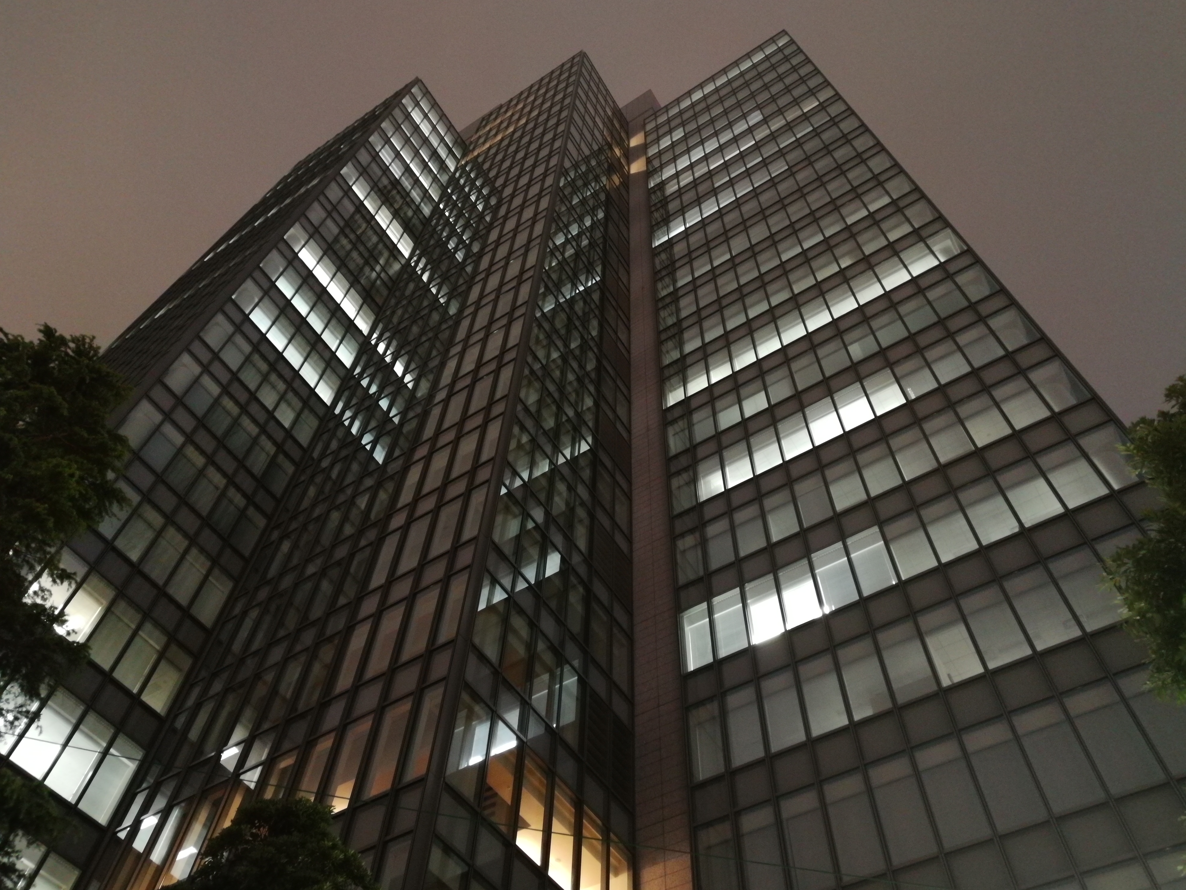 夜間の撮影サンプル。3968×2976ドット