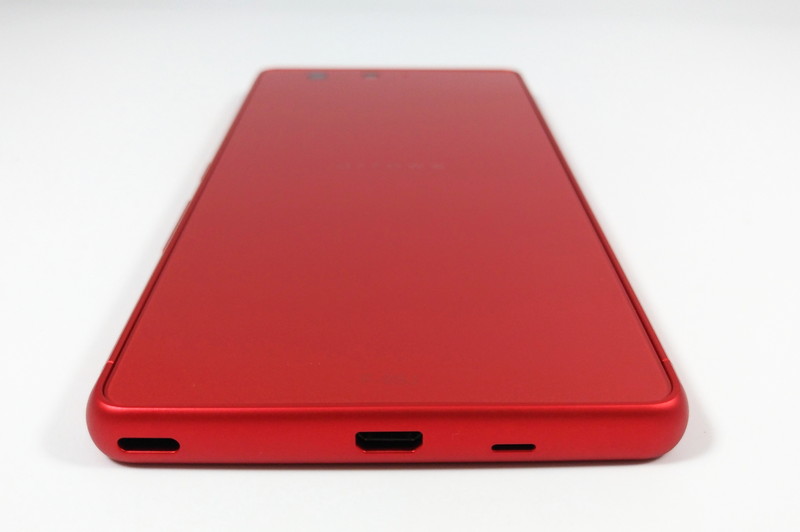 接続端子はmicroUSB