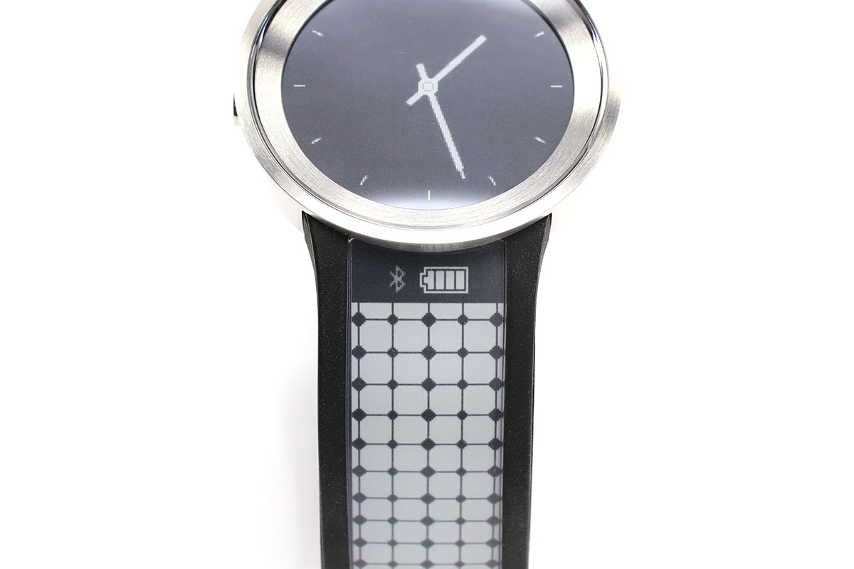 アプリを操作していると、必要に応じてペアリングや接続など指示が出ます。その方法も画面上に表示されますので、とくに迷うことなく操作できました。