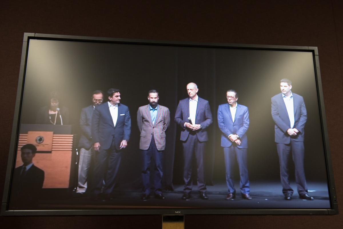 株主総会の最後に、新任の取締役や監査役が登壇した