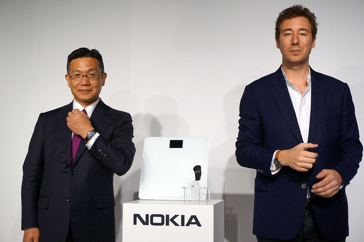 ノキアテクノロジーズジャパン（Nokia Technologies Japan）株式会社の統括責任者である守屋 文彦氏（左）とノキアテクノロジーズアジア担当のプレモオン氏