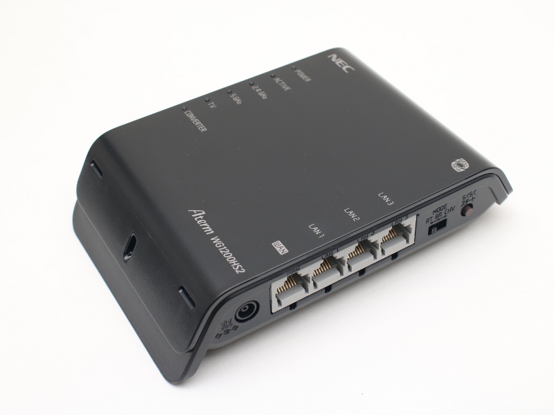 横型置きも可能。スタンドの取り付け方で変わる