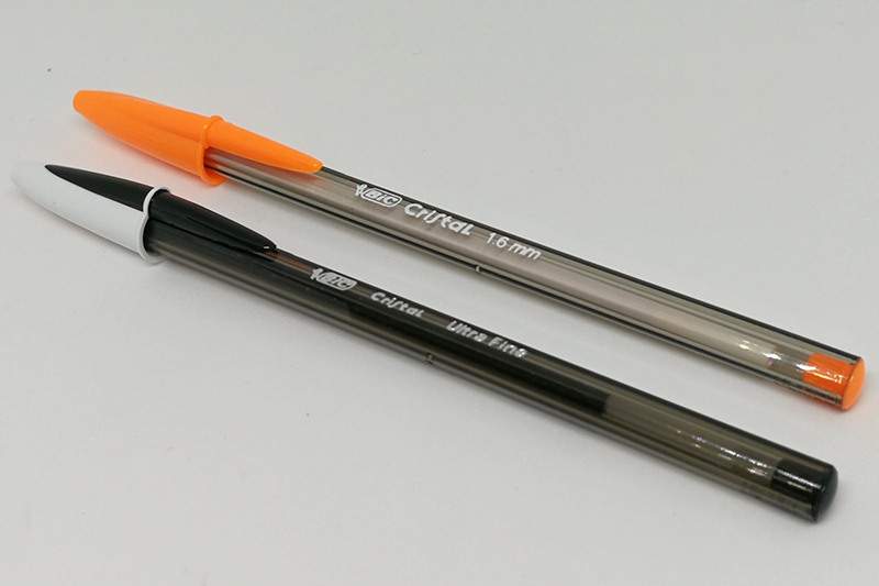 「クリスタルエクストラスムース0.7mm 黒（ボールペン）」は外観が気に入った