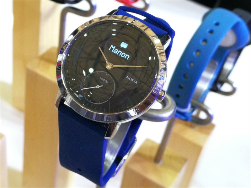 Nokiaの名前の入ったスマートウォッチ。ベルトはやはりNokiaブルーを選びたい