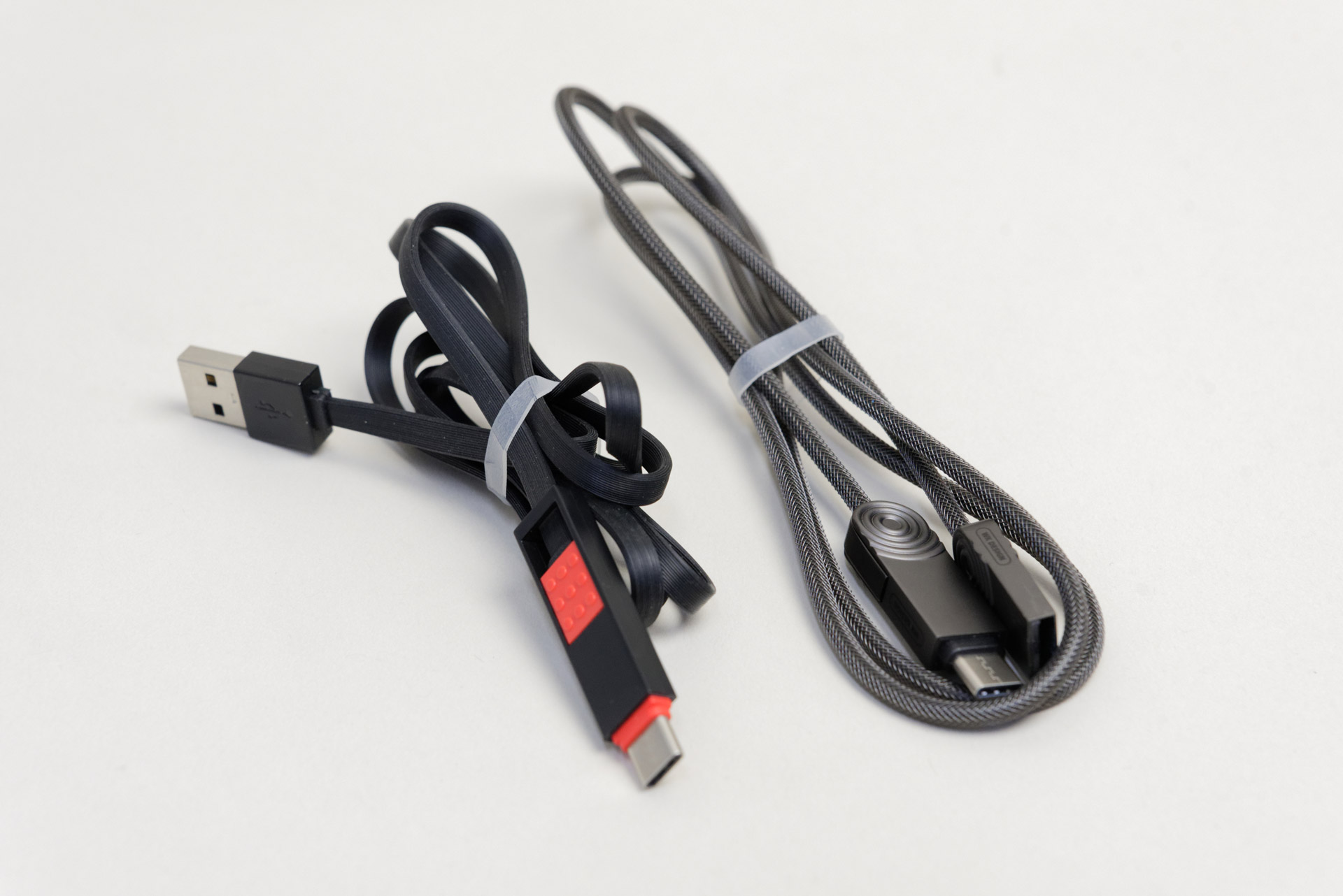 ケーブル1本でType-C/Lightning/microUSBの3種類に対応