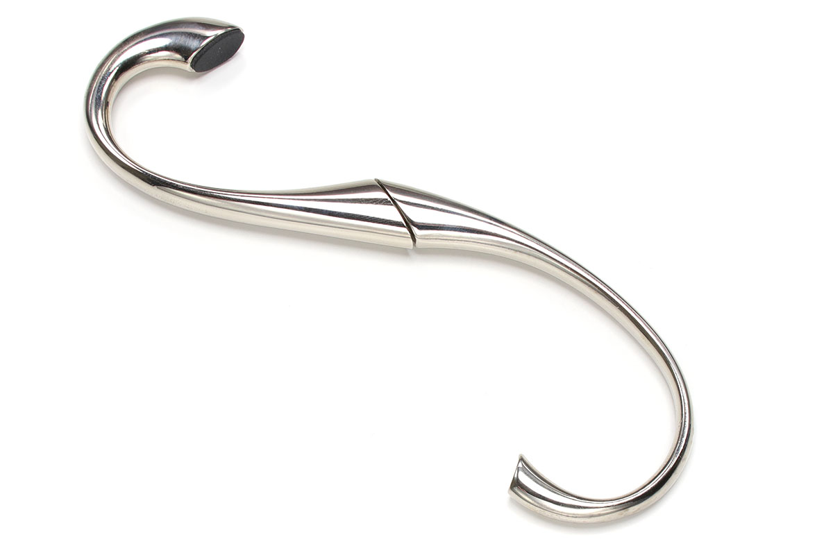 Philippiの「HEART bag hanger」。2000円くらいで買いました。キレイなハート型で縦向きに開いてハンガーになります。※一部画像はメーカーウェブサイトより抜粋。