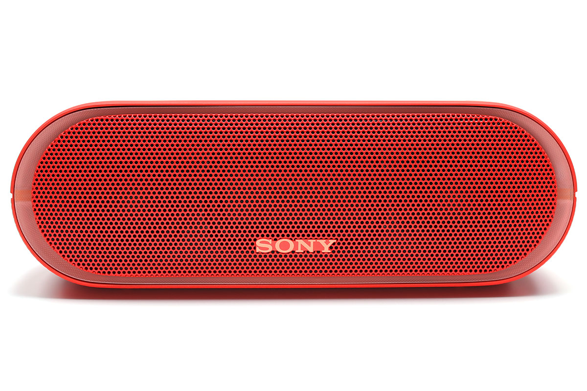 Bluetooth（Ver.4.2）対応のポータブル・ステレオスピーカーで、12時間くらい使えます。口径42mmのフルレンジスピーカー×2とデュアルパッシブラジエーターを搭載。意外なほど豊かで大きな音が出ます。対応BluetoothプロファイルはA2DP/AVRCP/HFP/HSPで、音楽鑑賞以外に通話もできます。対応コーデックはSBC/AAC/LDAC。