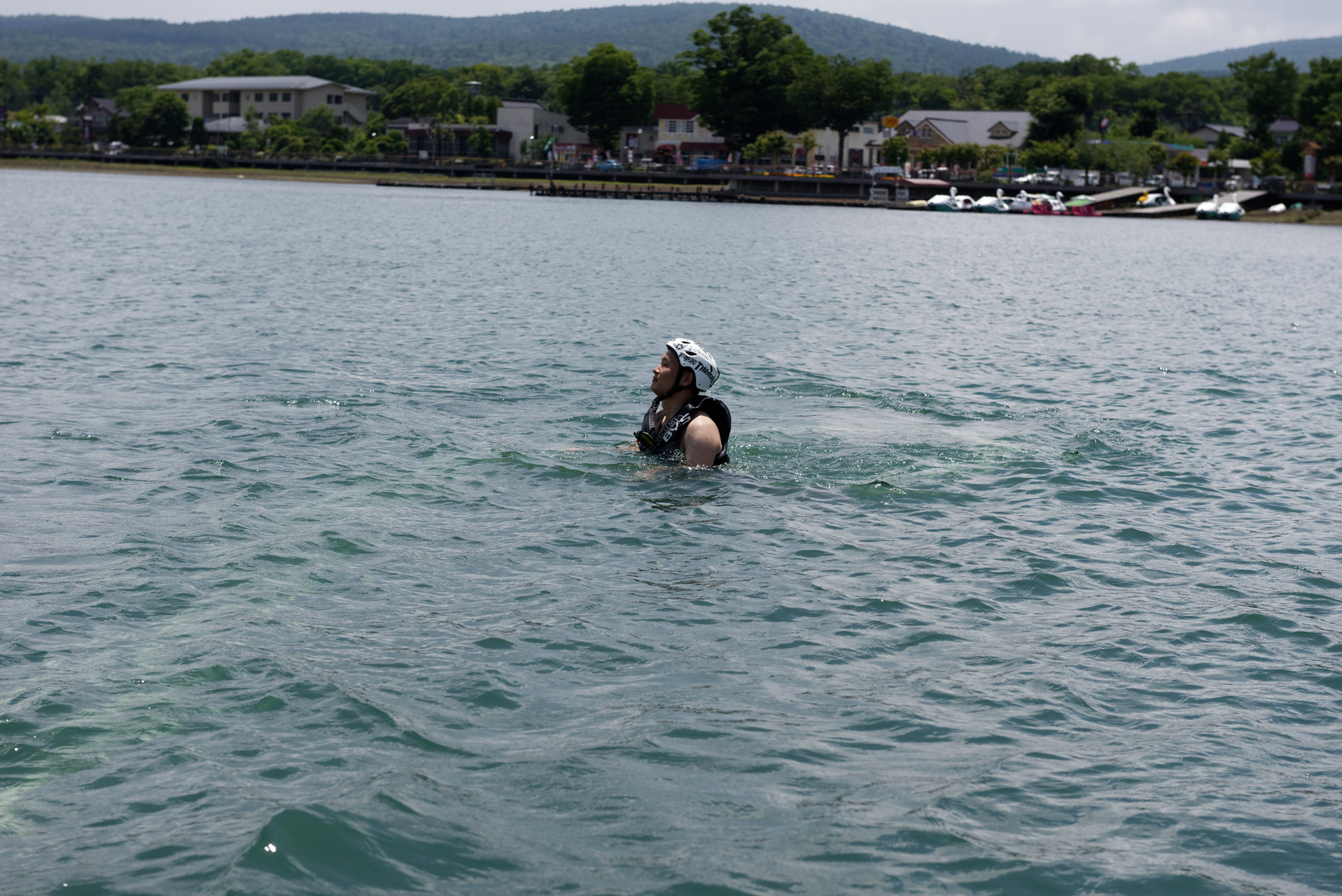 まっすぐ立って……