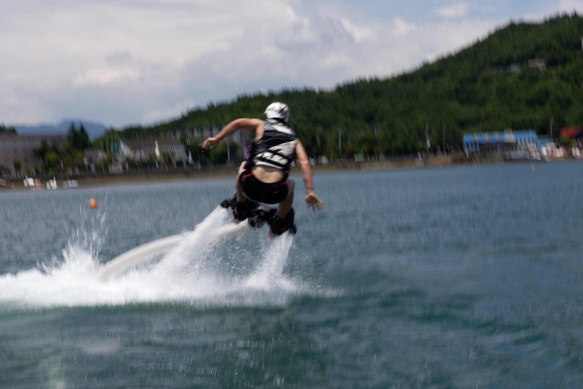 その後もバランスを崩して水面と仲良くなり続ける筆者
