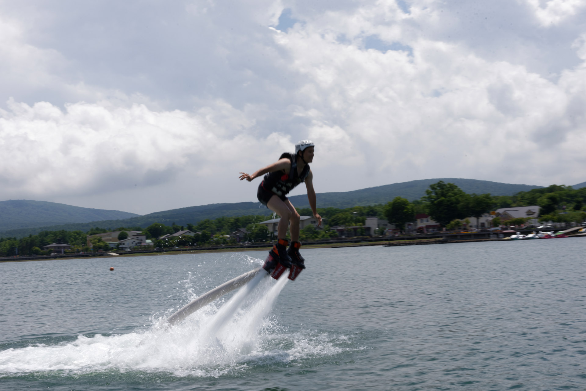 その後もバランスを崩して水面と仲良くなり続ける筆者