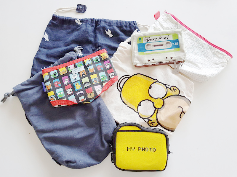 巾着袋やポーチの主流は布系の素材だ