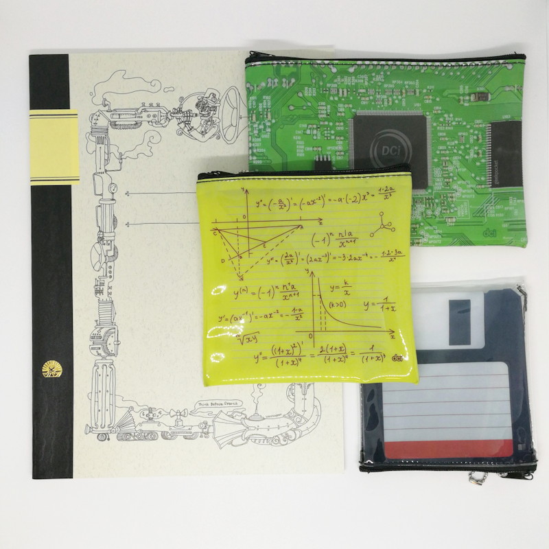 A4サイズの大学ノートとの比較でおおよそのサイズの見当がつくだろう