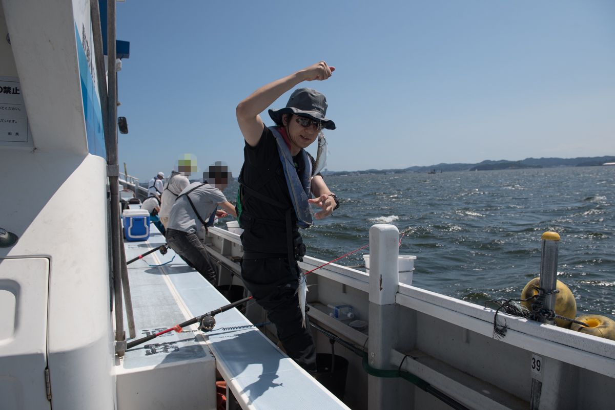 このくらいのアジがどんどん釣れる。船釣りは初めてだったけど、スゴイ……。