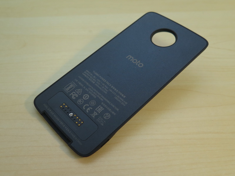 「Turbo Powerパック」、約153mm（高さ）×73.4mm（幅）×6.58mm（厚さ）、約95g（重量）、3490mAhバッテリー搭載