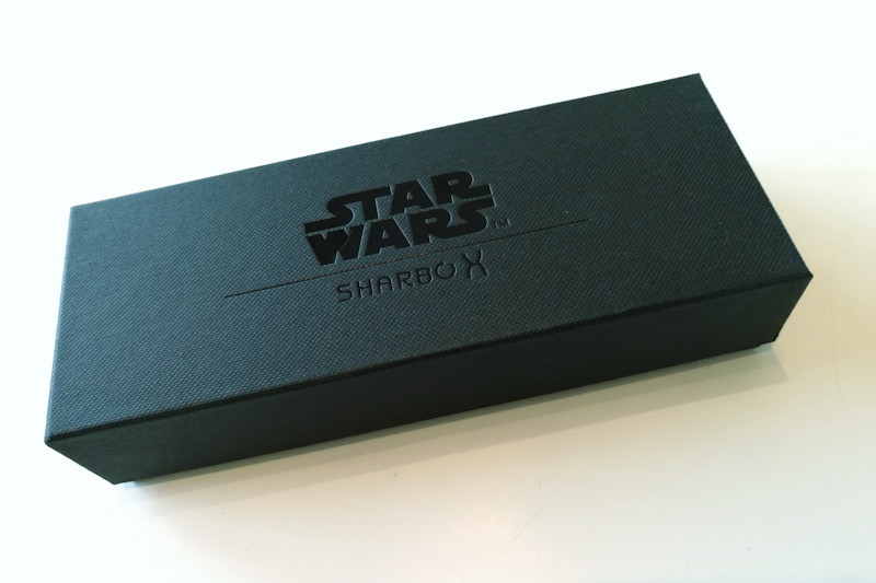 限定販売らしく、立派なケースに入っている