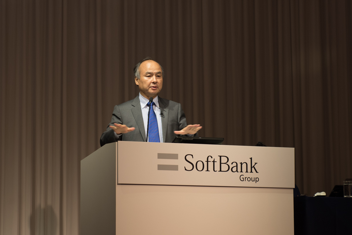 質問に回答する孫氏