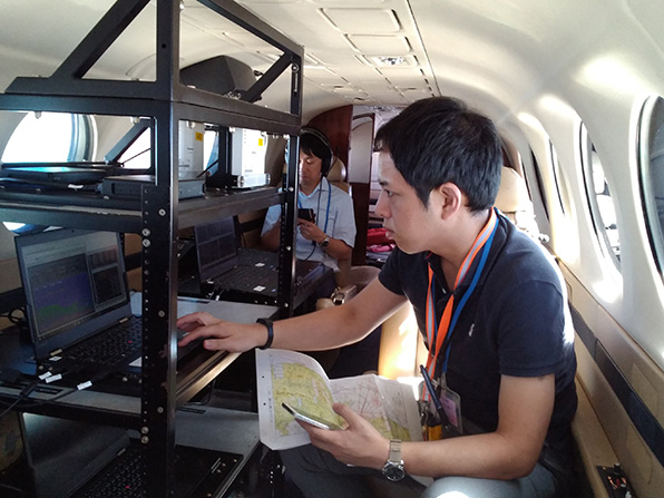 機内の実験のようす