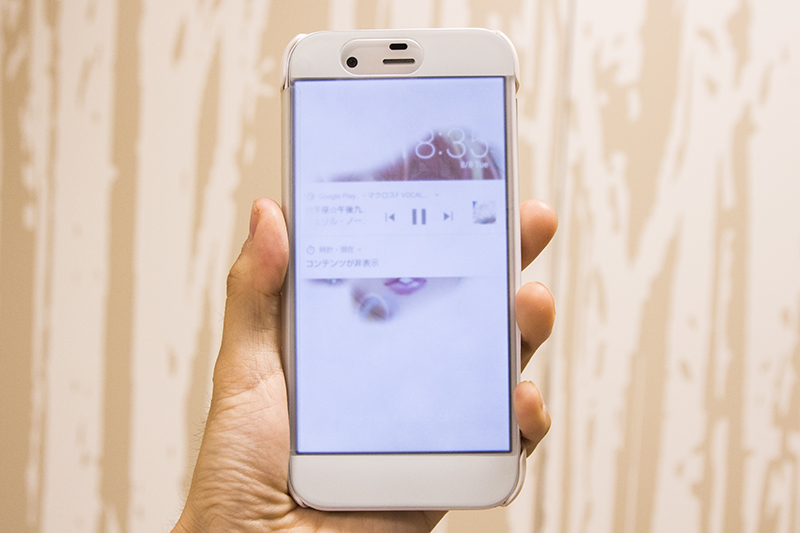 アルバムカバーを堂々と表示するのは若干気恥ずかしい曲の操作にも