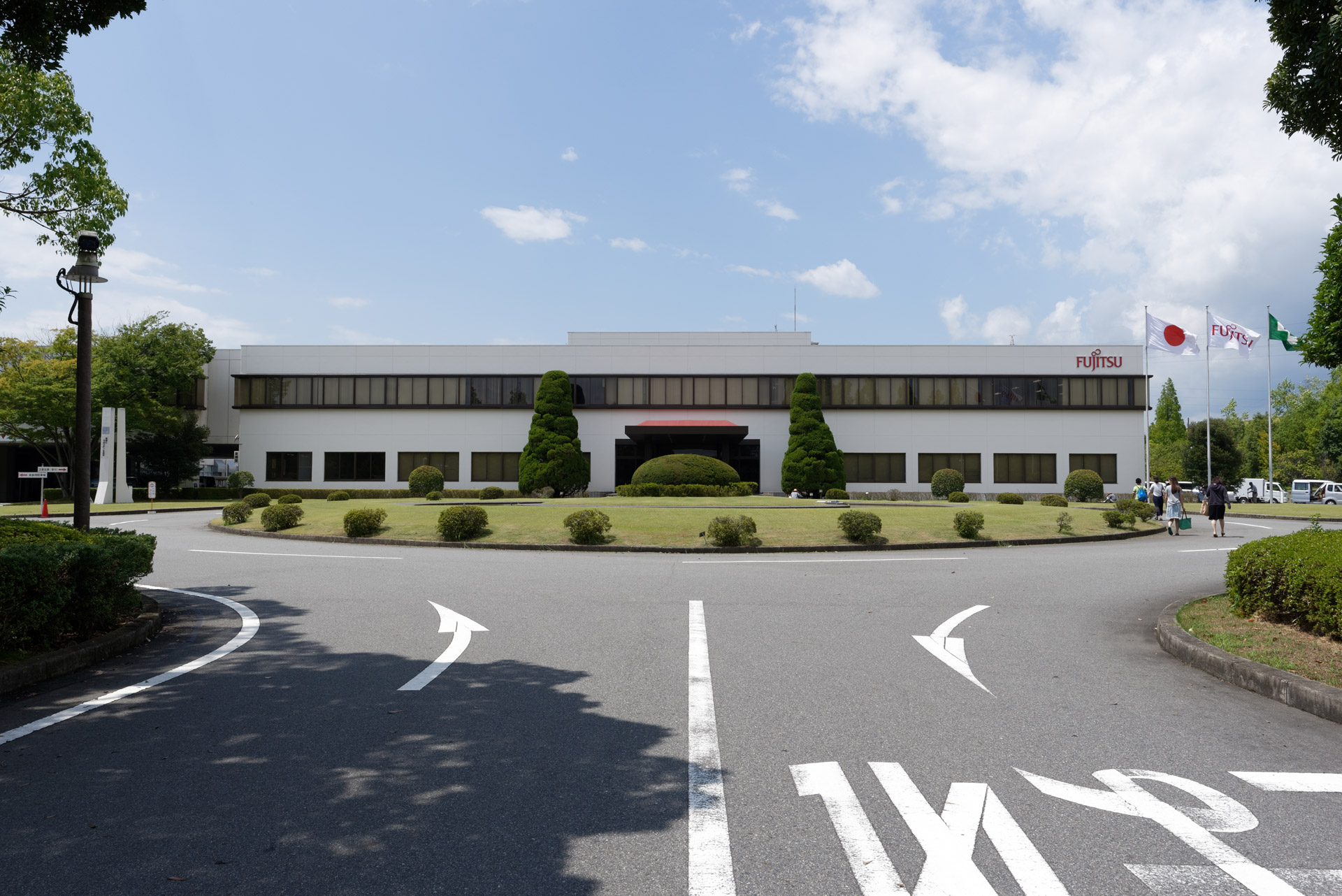 兵庫県加東市にある富士通周辺機本社工場