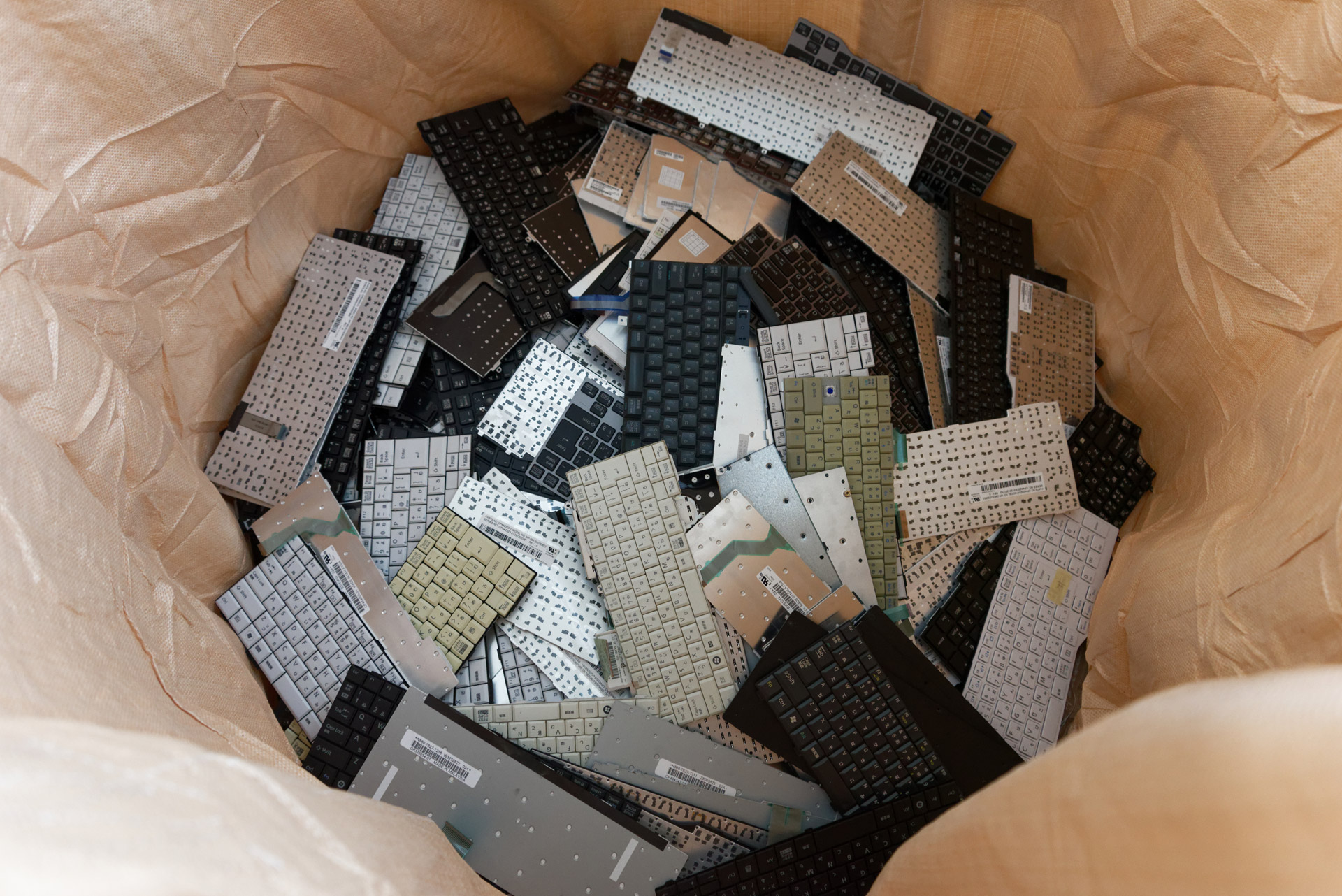 ノートPC用のキーボードも処分