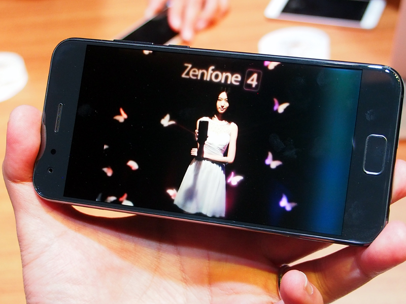 ポートレートモードで背景をぼかせるのも、ZenFone 4 Proの特徴