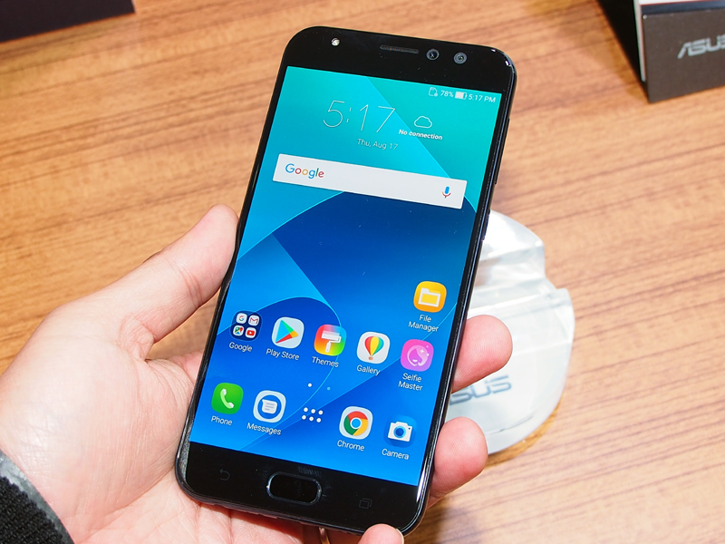 フロントカメラがメインカメラという位置づけの「ZenFone 4 Selfie Pro」