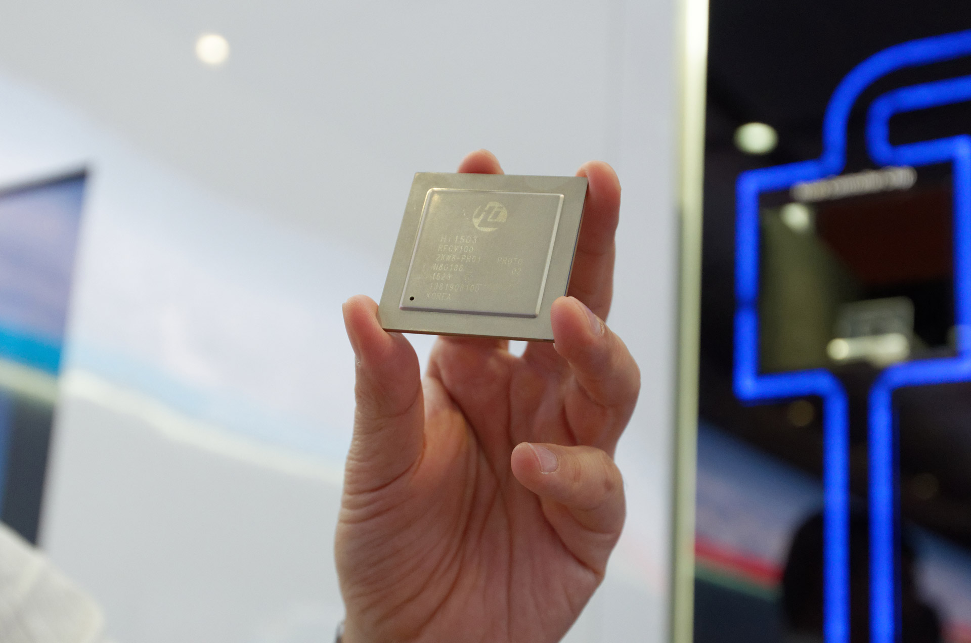 ファーウェイの子会社であるハイシリコン製のノードコントローラーチップ