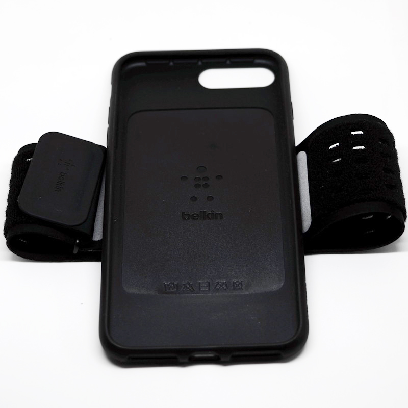 「Fitness Armband for iPhone 7 Plus」。本体をはめ込むケースタイプ