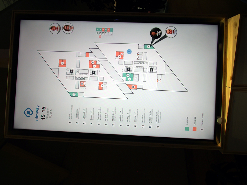 欧州第一号の商用化サービス「Nimway」。スマートフォンやディスプレイで会議室の利用を効率化するサービスだ