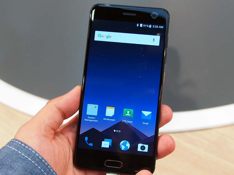 Blade V8の強化版。ストレージだけでなく、メモリも増えている